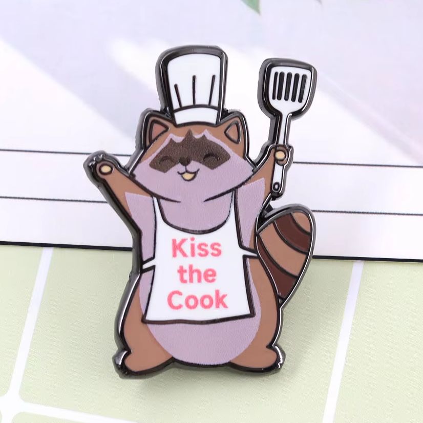 Kitchen Baker - Pin de Esmalte de Guaxinim Engraçado